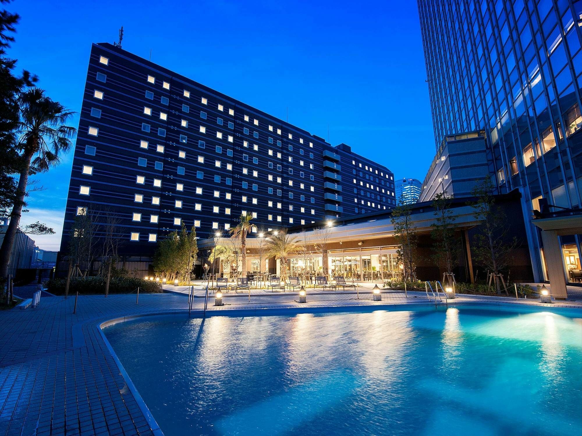 Apa Hotel & Resort Tokyo Bay Makuhari Chiba Exteriör bild